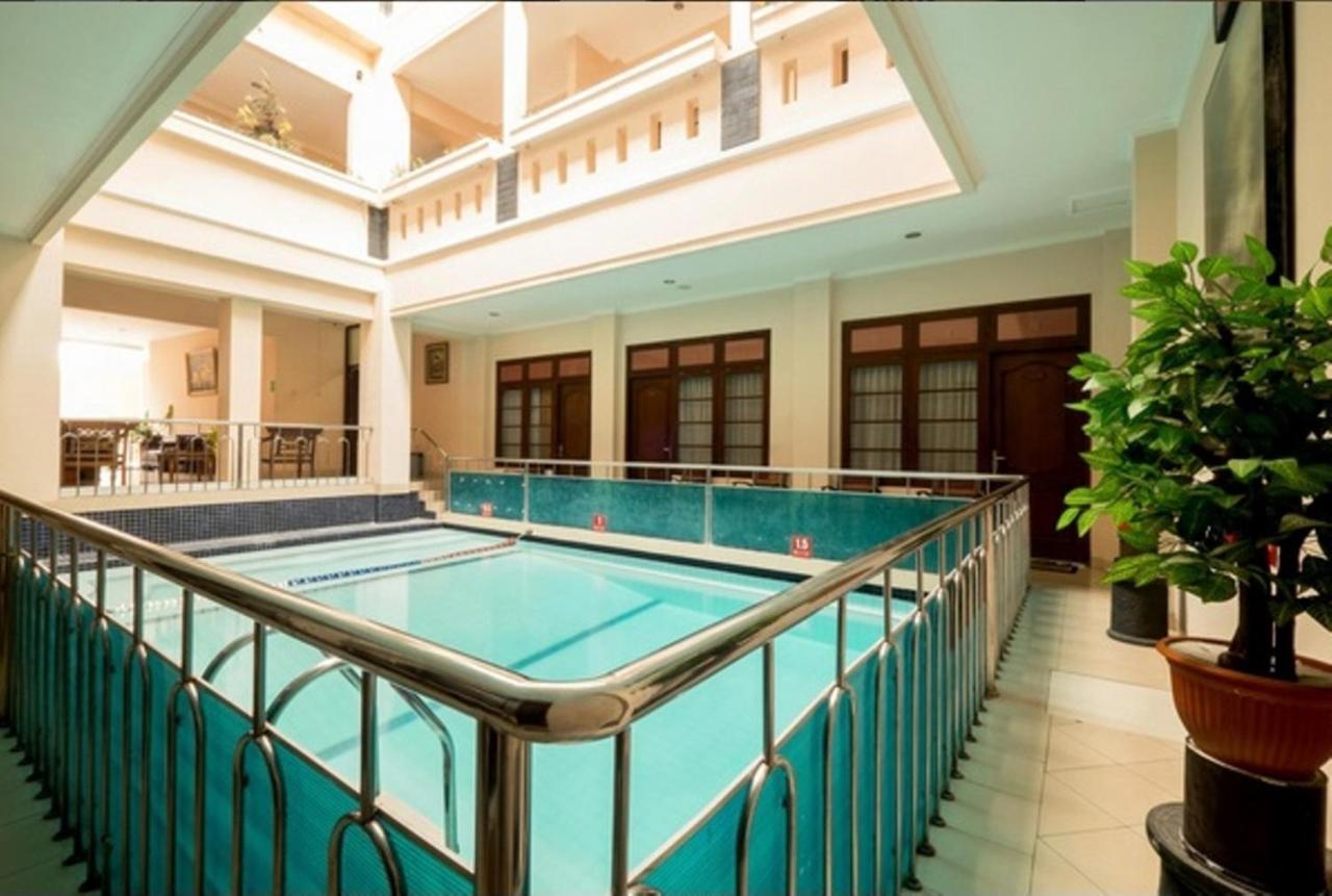 Malioboro Inn Hotel Джокякарта Екстериор снимка