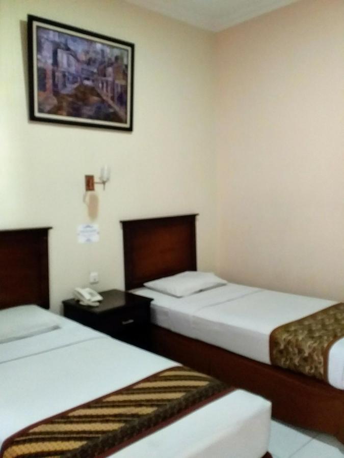 Malioboro Inn Hotel Джокякарта Екстериор снимка