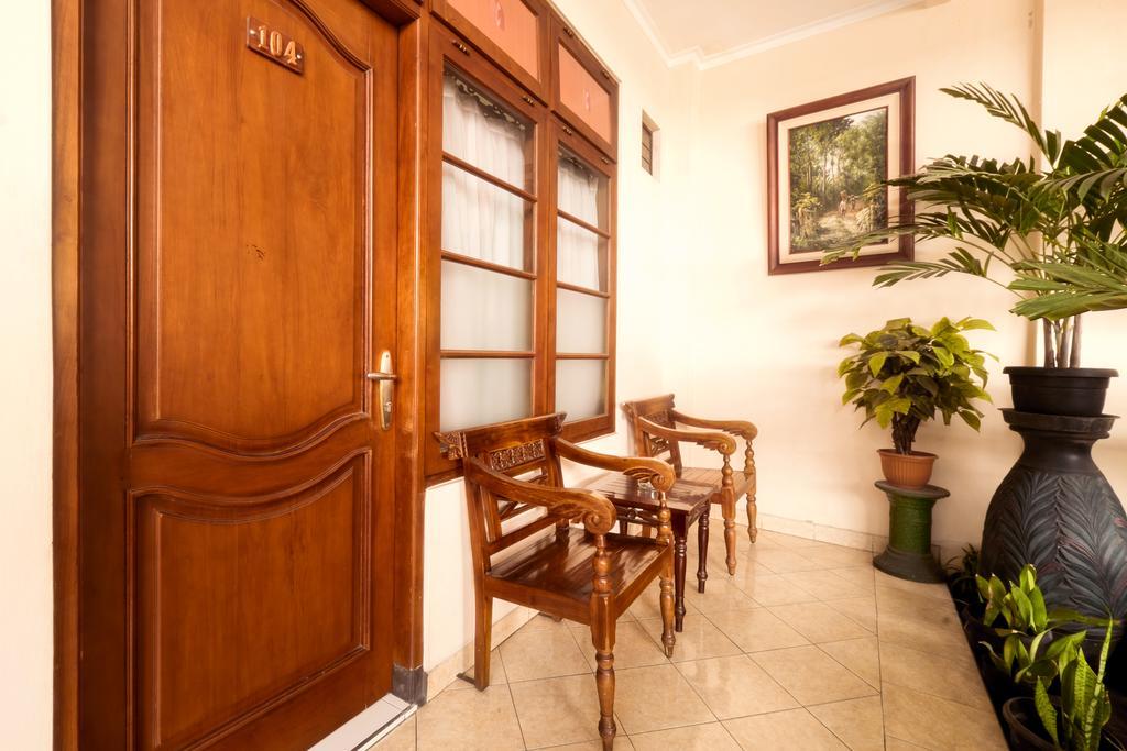Malioboro Inn Hotel Джокякарта Екстериор снимка